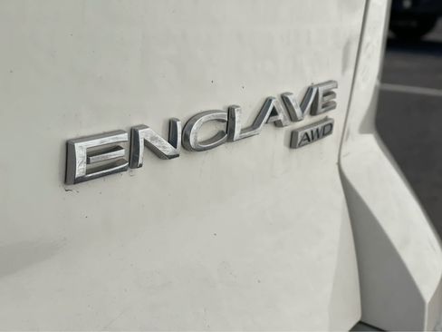 Used 2015 Buick Enclave Leather image 9