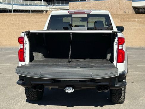 Used 2022 Chevrolet Silverado 1500 LT Trail Boss w/ Convenience Package II image 17