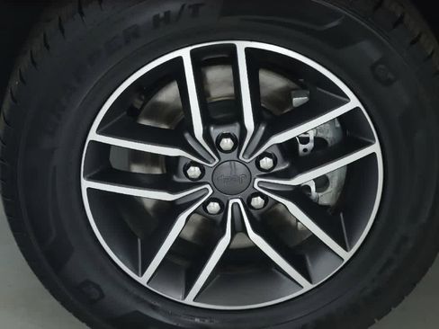 Certified 2021 Jeep Grand Cherokee Limited w/ Luxury Group II AWD/4WD image 39