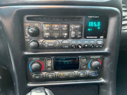 Used 1997 Chevrolet Corvette Coupe w/ Performance Handling Pkg image 26