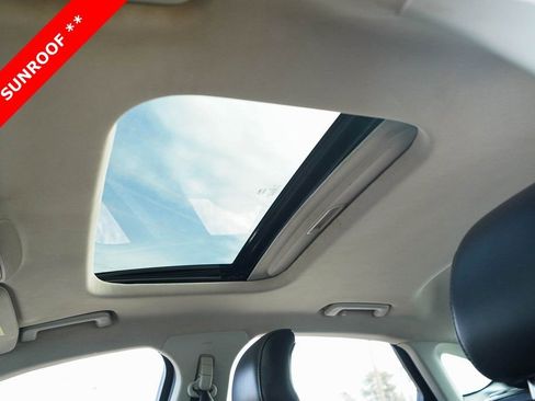 Used 2016 Ford Fusion SE w/ Equipment Group 202A image 11