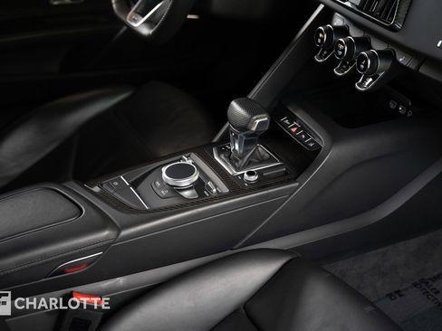 Used 2020 Audi R8 V10 w/ Carbon Exterior Package image 38