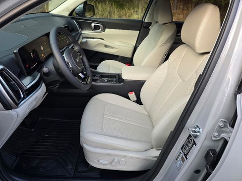 New 2025 Kia Sorento S FWD image 5