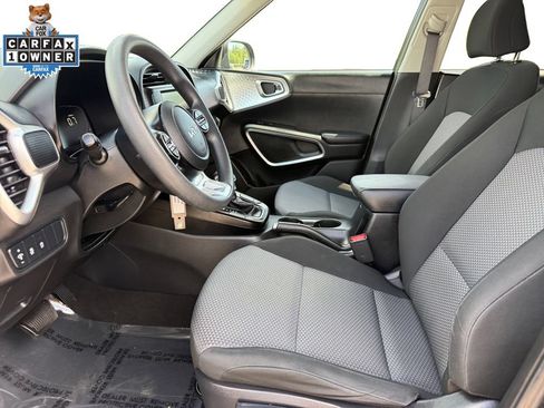 Certified 2023 Kia Soul LX w/ Option Group 015 FWD image 9