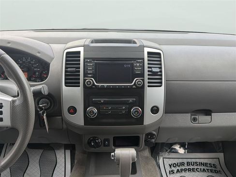 Used 2018 Nissan Frontier SV AWD/4WD image 17
