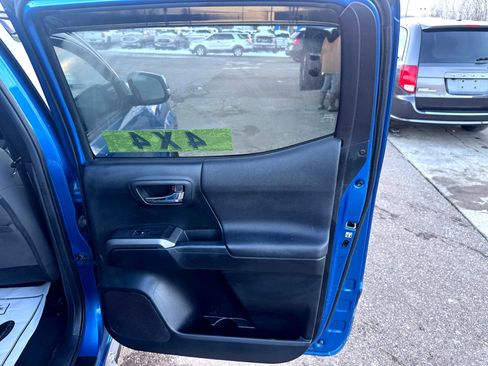 Used 2016 Toyota Tacoma SR5 image 15