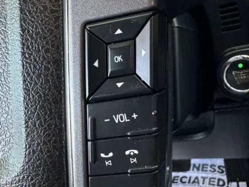 Used 2016 Ford Expedition Platinum RWD image 30