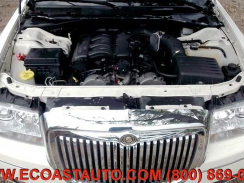 Used 2009 Chrysler 300 Touring image 8