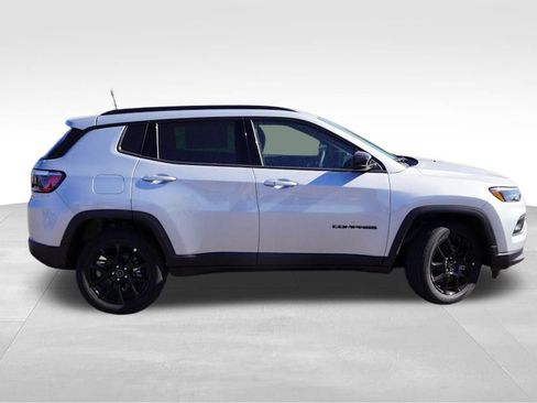 New 2025 Jeep Compass Latitude w/ Sun & Sound Group image 2