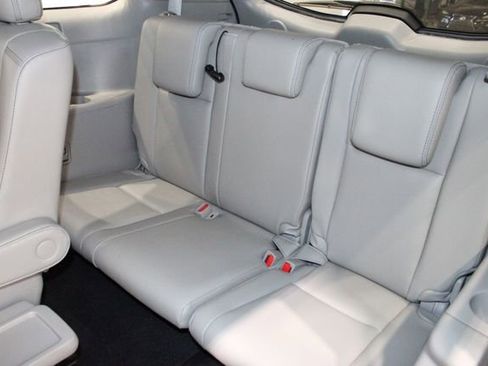 Used 2017 Toyota Highlander Limited Platinum image 10