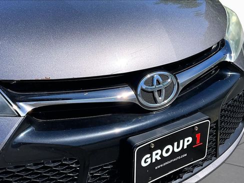 Used 2015 Toyota Camry SE FWD image 30