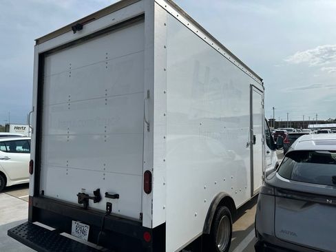 Used 2023 Ford Transit 350 DRW RWD image 2