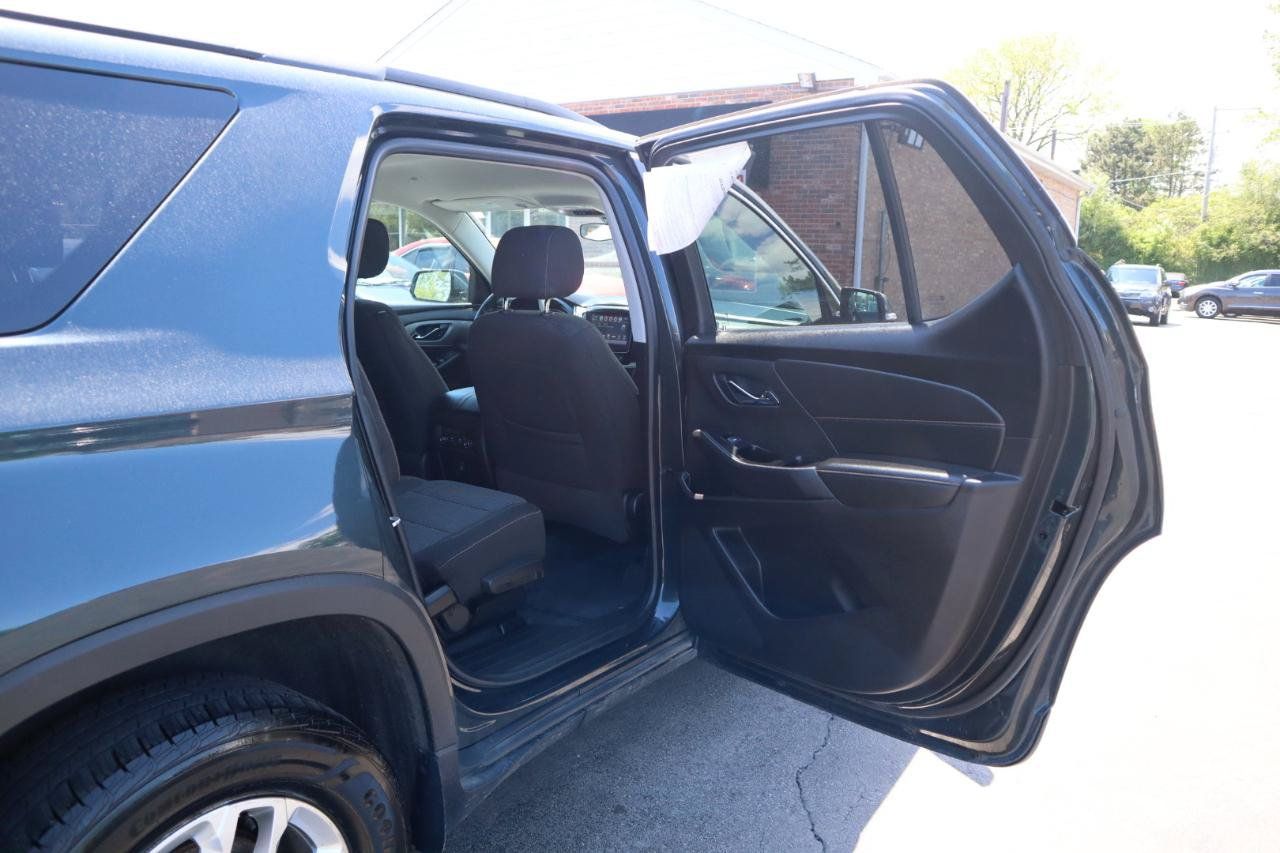 Used 2019 Chevrolet Traverse LT FWD image 13