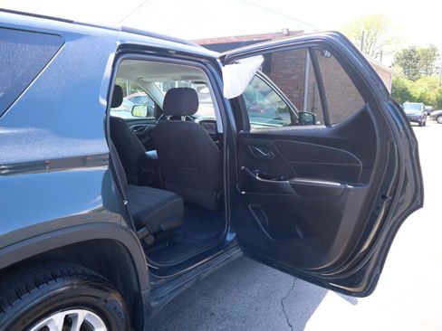 Used 2019 Chevrolet Traverse LT FWD image 13