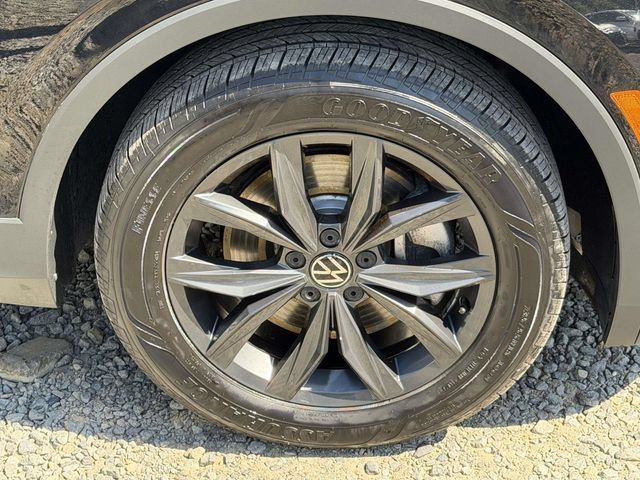 Used 2024 Volkswagen Tiguan Wolfsburg Edition AWD/4WD image 7