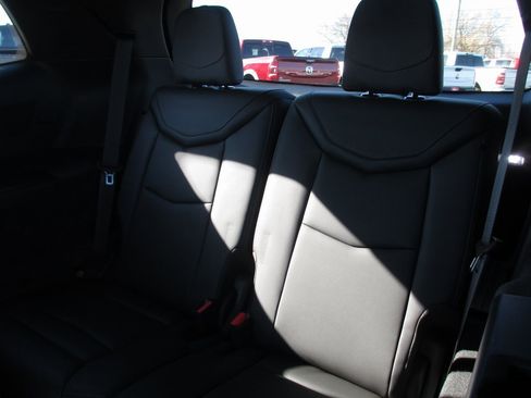 Used 2024 Cadillac XT6 Premium Luxury w/ Technology Package image 22