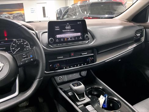 Used 2023 Nissan Rogue SV w/ SV Premium B Package image 18