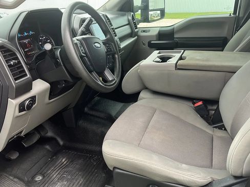 Used 2020 Ford F250 XL w/ Power Equipment Group RWD image 8