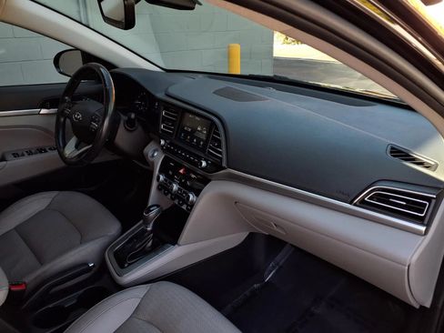 Used 2019 Hyundai Elantra Limited FWD image 23