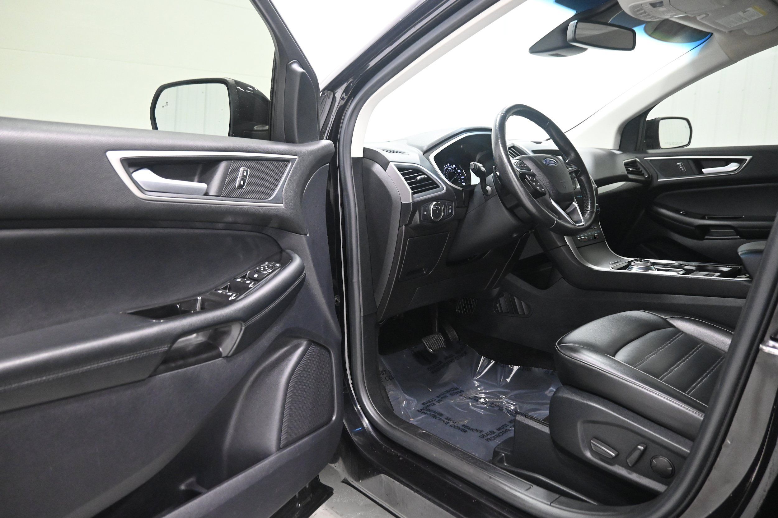 Used 2020 Ford Edge SEL w/ Convenience Package AWD/4WD image 4