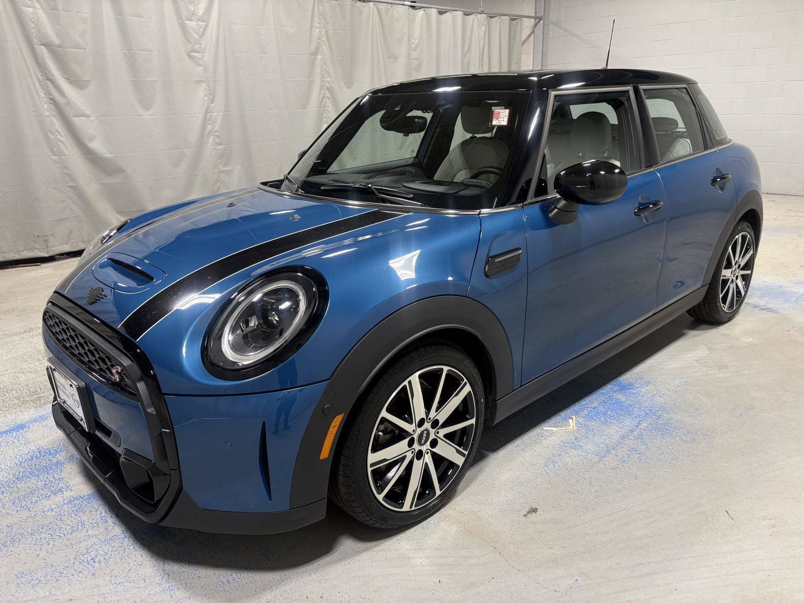 Used 2024 MINI Cooper S FWD image 1