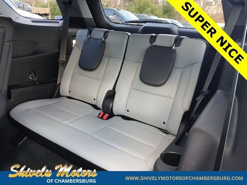 Used 2021 Ford Explorer XLT w/ Equipment Group 202A image 13