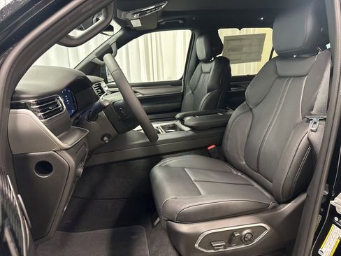 New 2026 Jeep Grand Wagoneer Limited AWD/4WD image 8