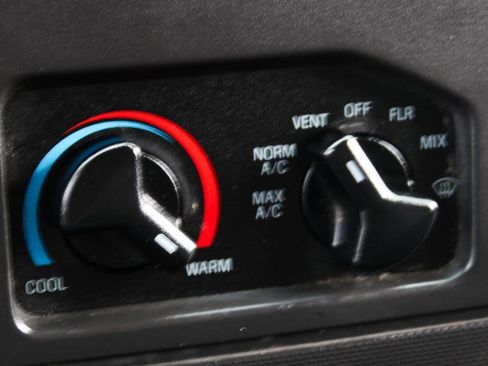 Used 2014 Ford E-350 and Econoline 350 Super Duty w/ Power Windows & Locks Group image 27