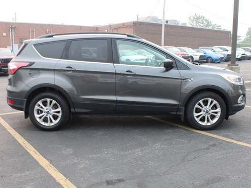 Used 2017 Ford Escape SE w/ Equipment Group 201A FWD image 5