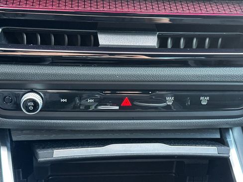 Used 2025 BMW 330i Sedan w/ Convenience Package image 26