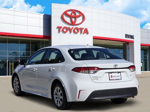 Used 2024 Toyota Corolla LE image 3