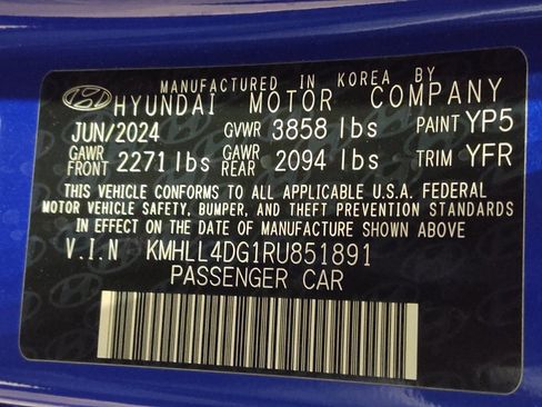 Used 2024 Hyundai Elantra SE FWD image 33