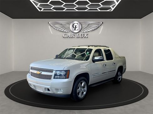 Used 2012 Chevrolet Avalanche LTZ image 2