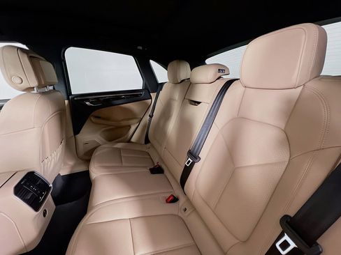New 2026 Porsche Macan image 24