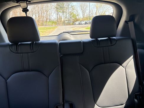 Used 2025 Honda Pilot TrailSport image 14