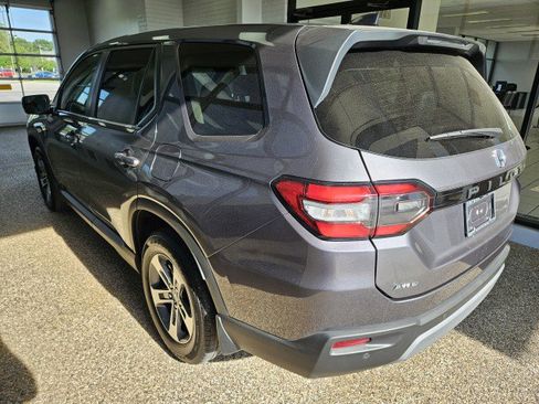 Used 2025 Honda Pilot EX-L image 4