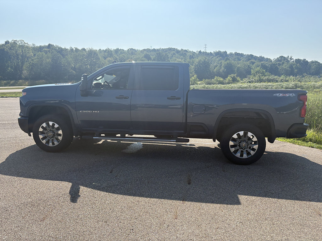 Used 2025 Chevrolet Silverado 2500 Custom w/ Custom Value Package AWD/4WD image 2