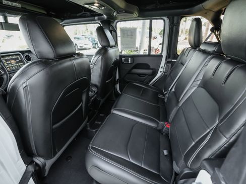 Used 2023 Jeep Wrangler Unlimited Sahara w/ Cold Weather Group image 34