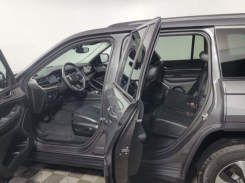 Used 2022 Jeep Grand Cherokee Limited 4xe image 16