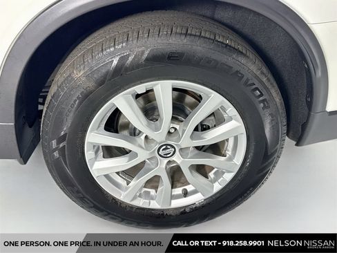Used 2018 Nissan Rogue SV w/ Sun & Sound Touring Package FWD image 32