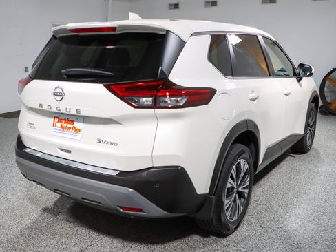 Used 2023 Nissan Rogue SV AWD/4WD image 7