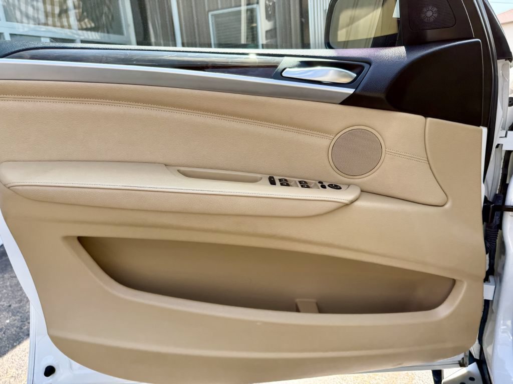Used 2013 BMW X5 xDrive50i AWD/4WD image 23