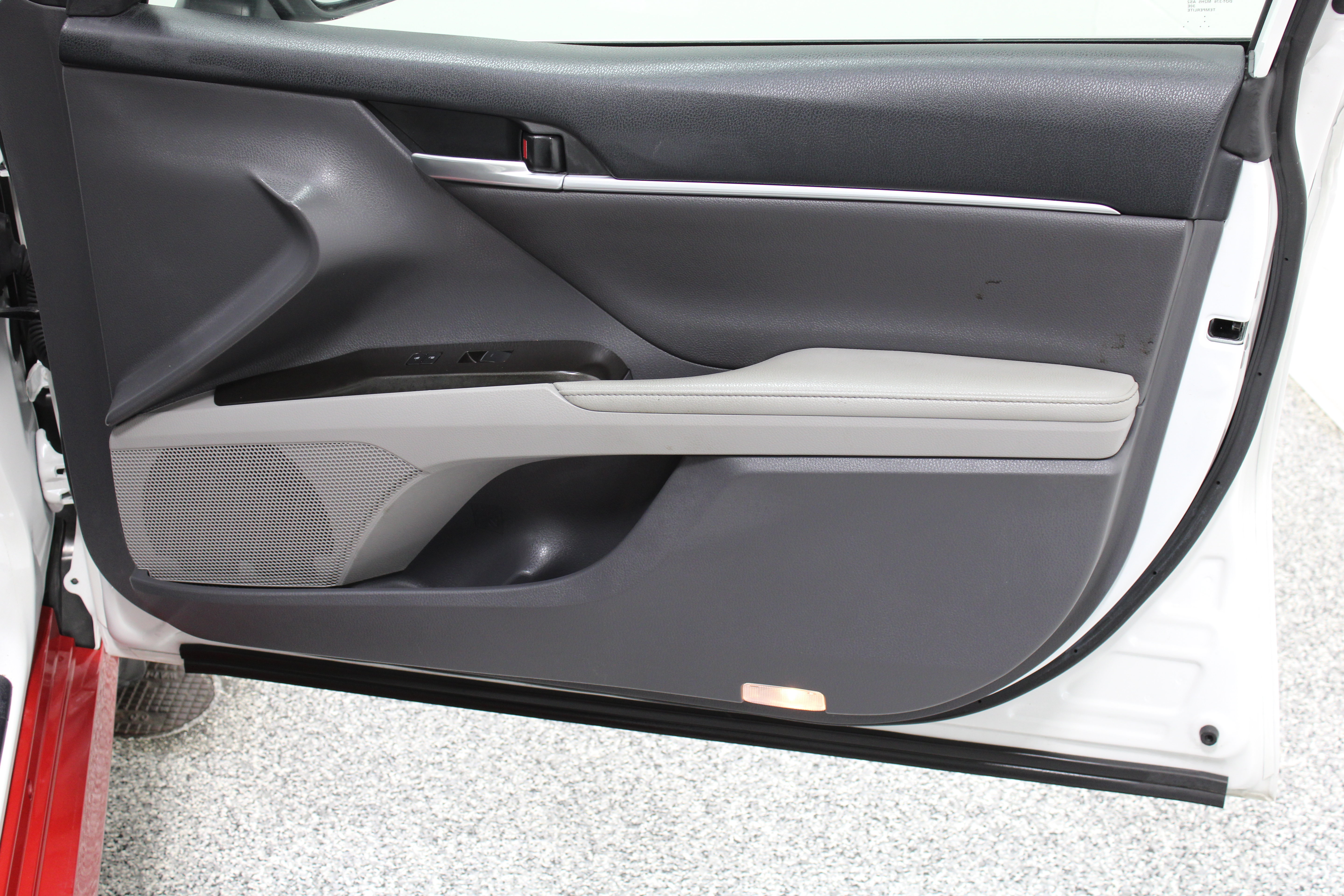 Used 2023 Toyota Camry XLE FWD image 35