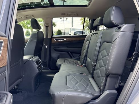 New 2026 Volkswagen Atlas SE FWD image 14