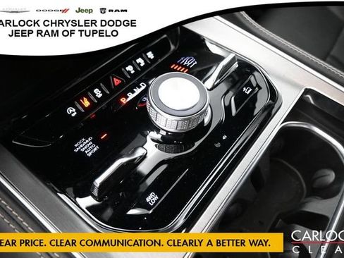 Used 2025 Jeep Wagoneer Series III w/ Premium Group I AWD/4WD image 22