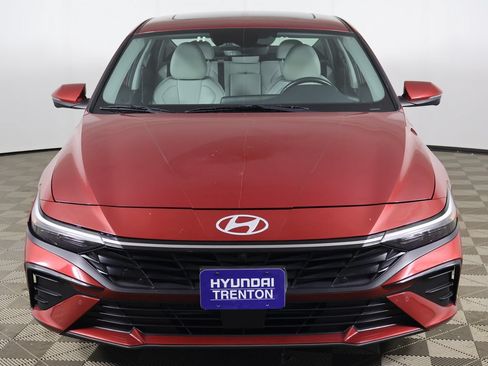Used 2024 Hyundai Elantra Limited FWD image 13