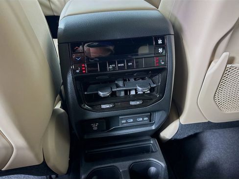 New 2026 Jeep Grand Cherokee L Limited AWD/4WD image 26
