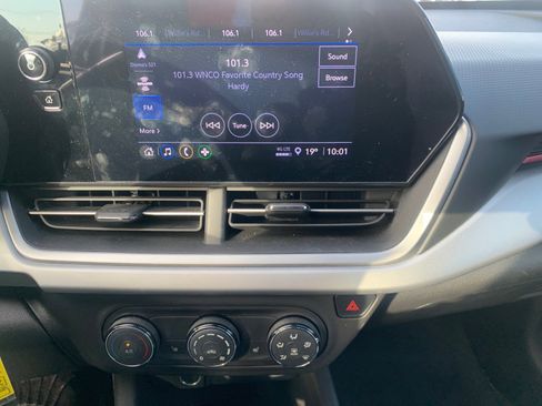 Used 2024 Chevrolet Trax RS w/ Driver Confidence Package image 9