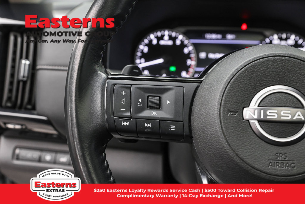 Used 2023 Nissan Pathfinder SV w/ SV Premium Package AWD/4WD image 16