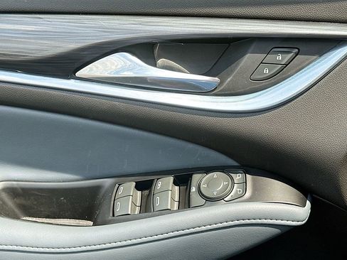 Used 2023 Buick Enclave Essence w/ Sport Touring Edition image 21